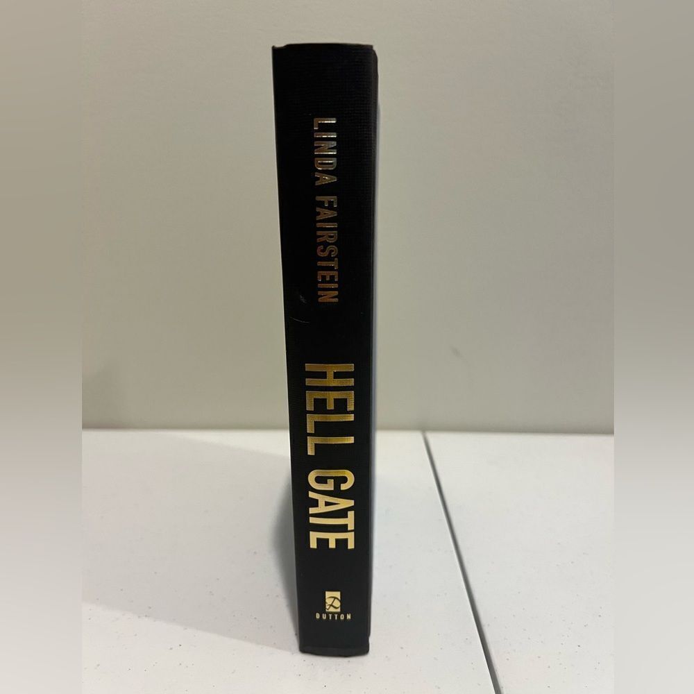 Hell Gate by Linda Fairstein Hardback Book